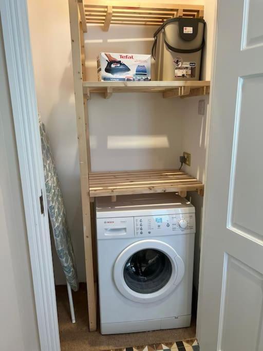 Adorable One Bedroom Apartment With Balcony Newtownards Buitenkant foto